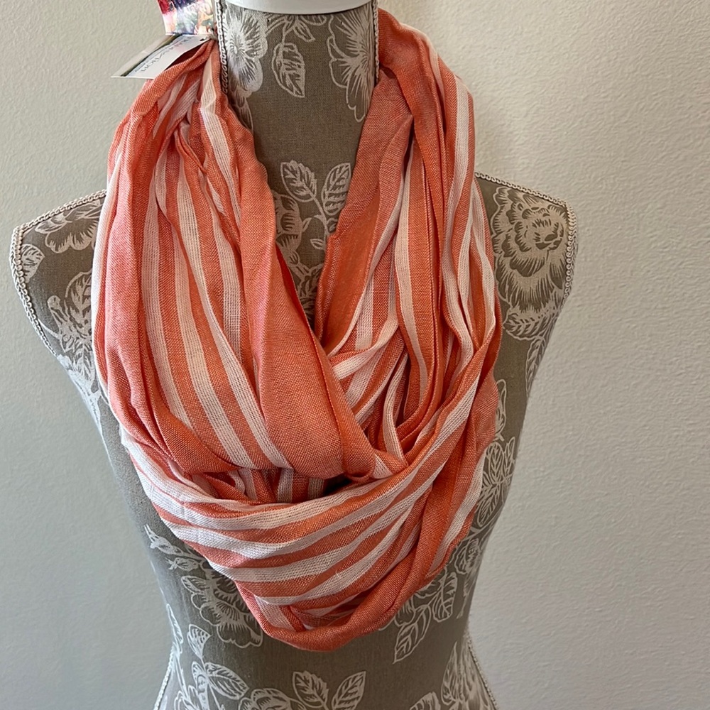 NWT Trades of Hope Infinity scarf